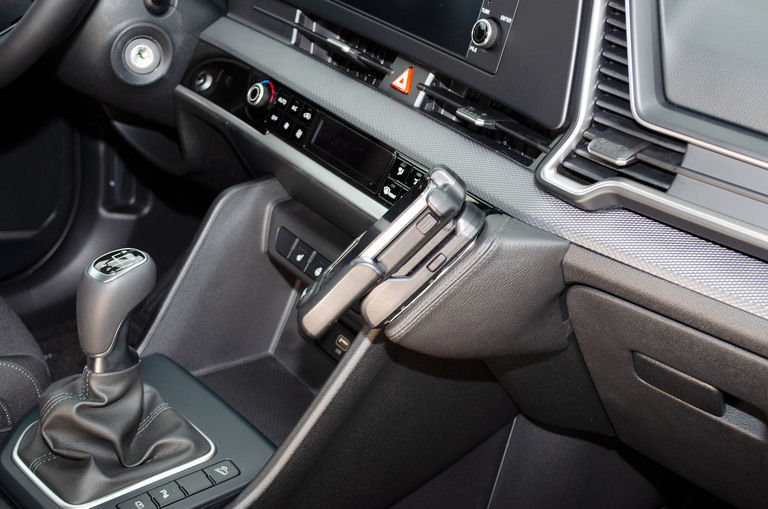 Uchwyt na telefon KUDA Kia Sportage od 2021 (3)